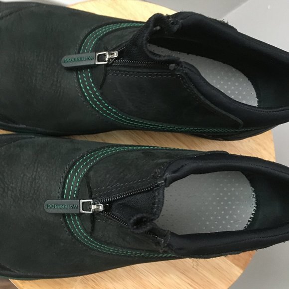 Clarks/ Thinsulate/ Duck boot/ Waterproof/ Size M8.5 - Picture 1 of 1